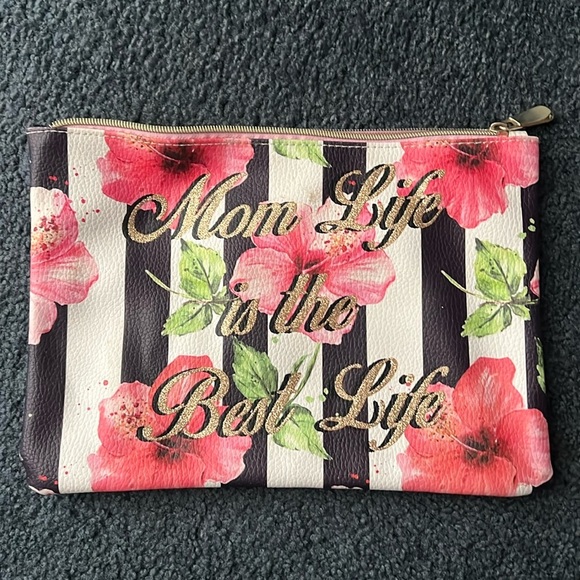 NWT zipper pouch MIXIT. Mom Life is the best life - Picture 1 of 3